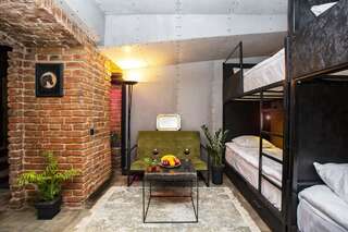 Хостелы 111 Hostel Тбилиси Общий номер для мужчин и женщин с 8 кроватями-1