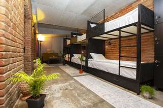 Хостелы 111 Hostel Тбилиси Общий номер для мужчин и женщин с 8 кроватями-2