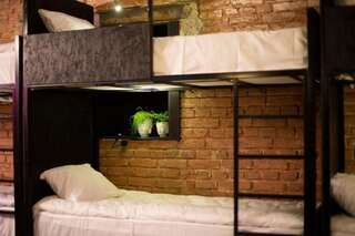 Хостелы 111 Hostel Тбилиси Общий номер для мужчин и женщин с 8 кроватями-27