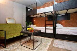 Хостелы 111 Hostel Тбилиси Общий номер для мужчин и женщин с 8 кроватями-31