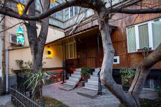 Хостелы 111 Hostel Тбилиси Общий номер для мужчин и женщин с 8 кроватями-47