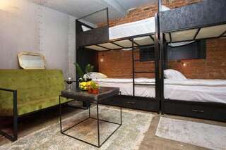 Хостелы 111 Hostel Тбилиси Общий номер для мужчин и женщин с 8 кроватями-7
